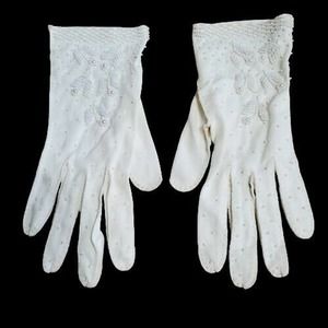 VINTAGE WHITE PEARL HAND BEADED LADIES DRESS GLOVES SZ 7.5" MADE IN HONG KONG